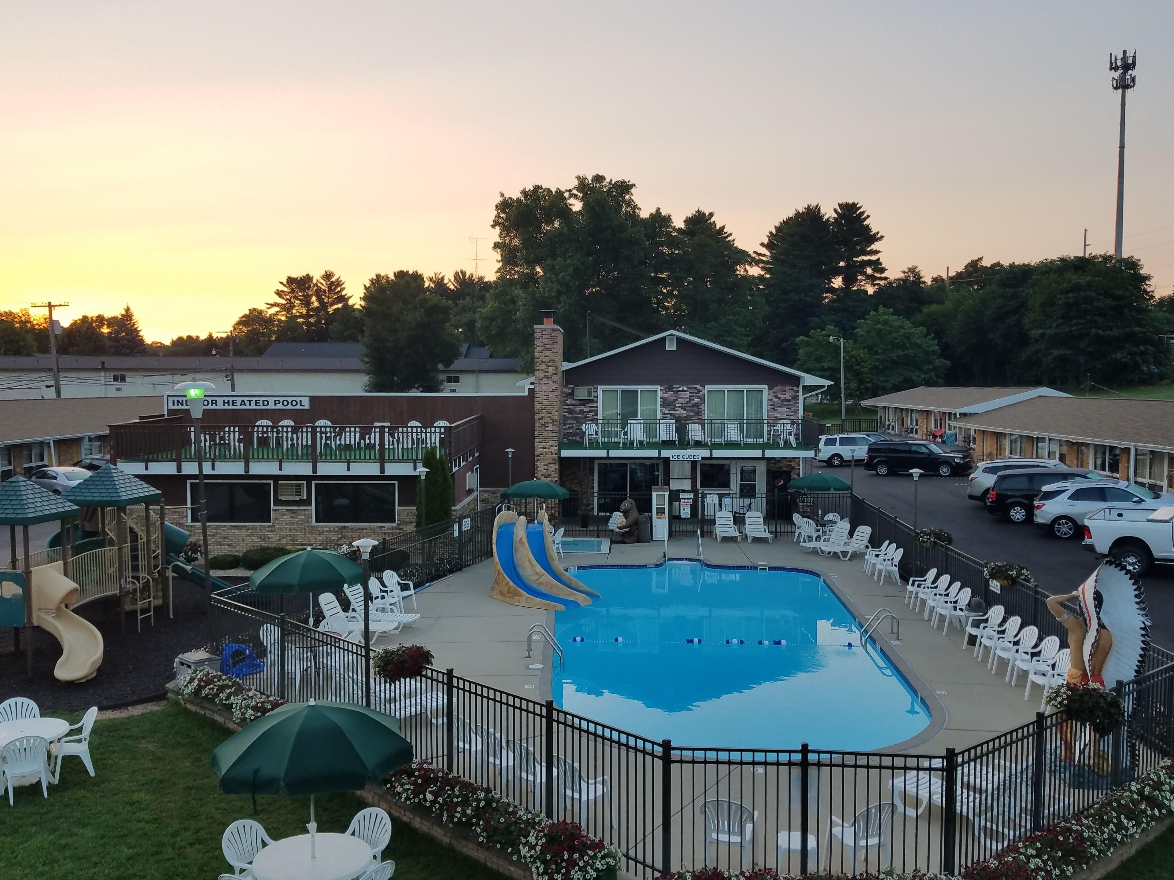 7 Budget Hotels Near Kalahari Waterparks Worth Booking