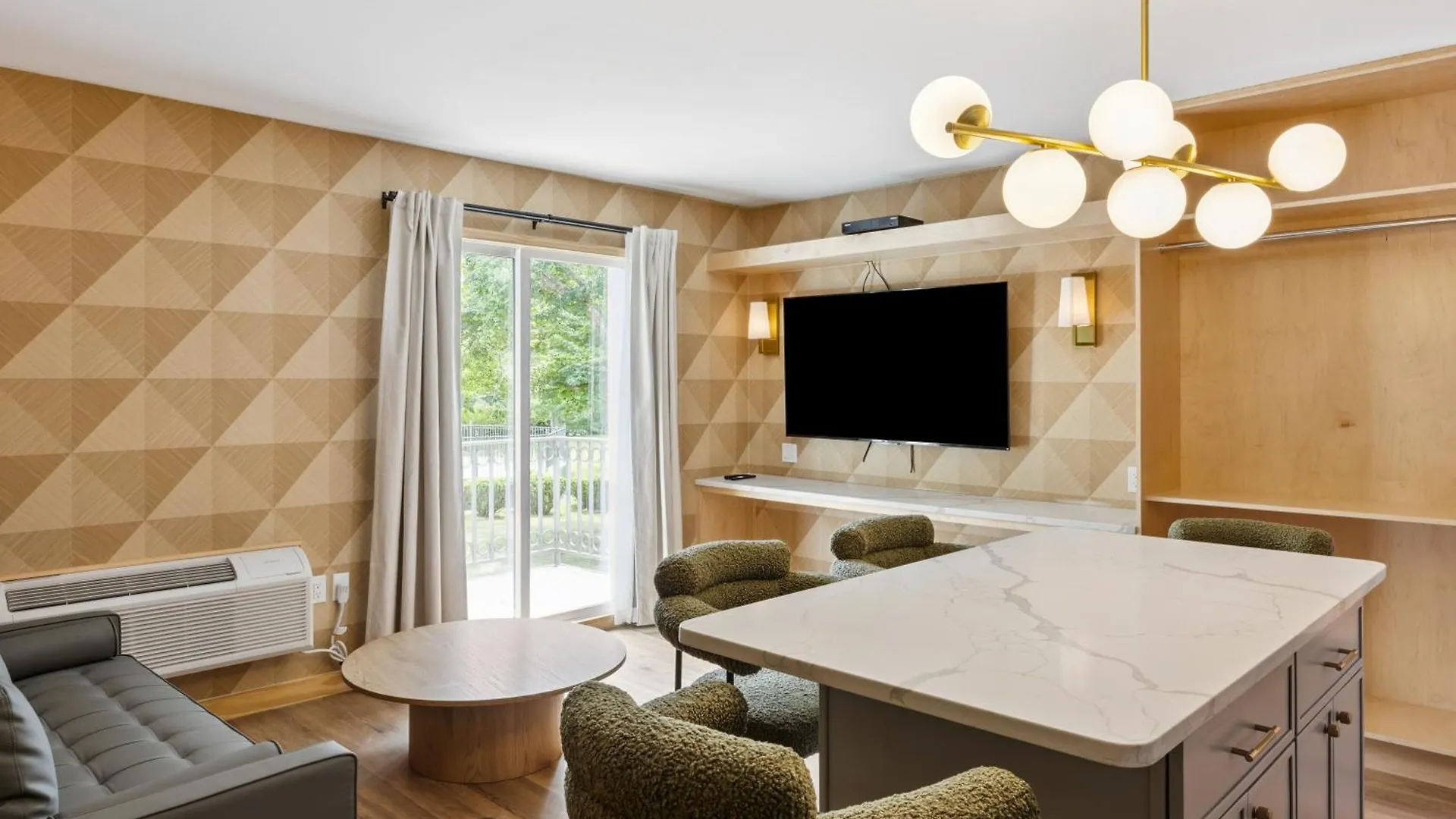 6 Best 2-Star Hotels in Long Island for Smart Travelers