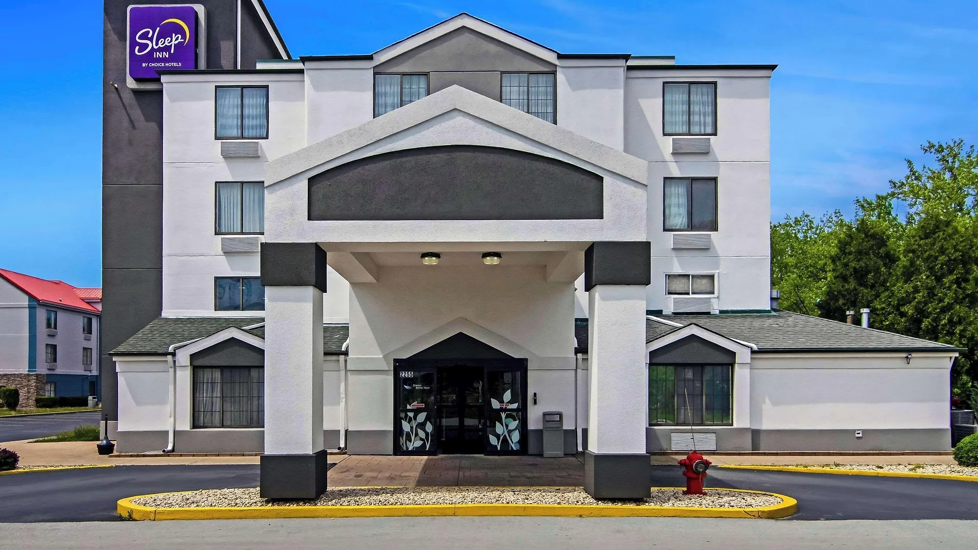 4 Business Hotels Near Turner Park for Work Stays