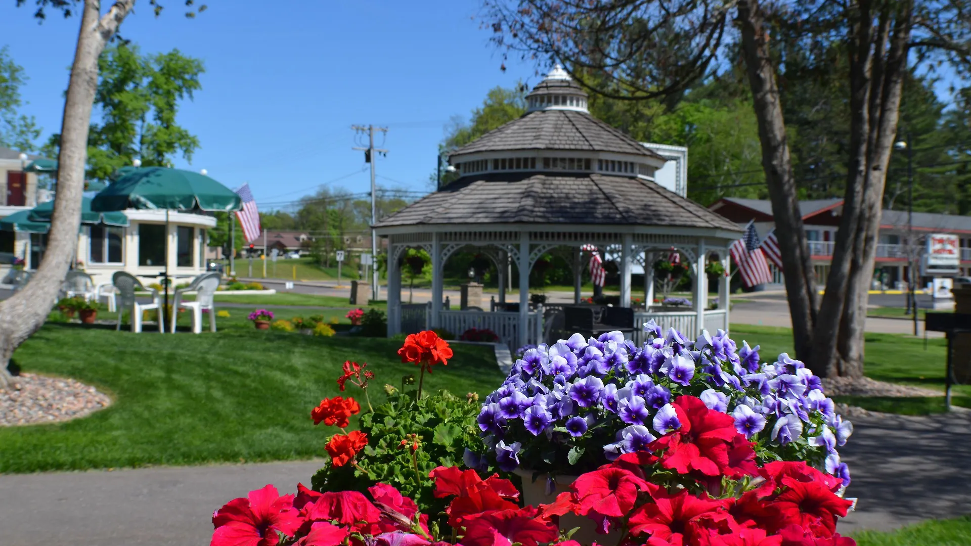 7 Budget Hotels Near Mirror Lake State Park Worth Booking