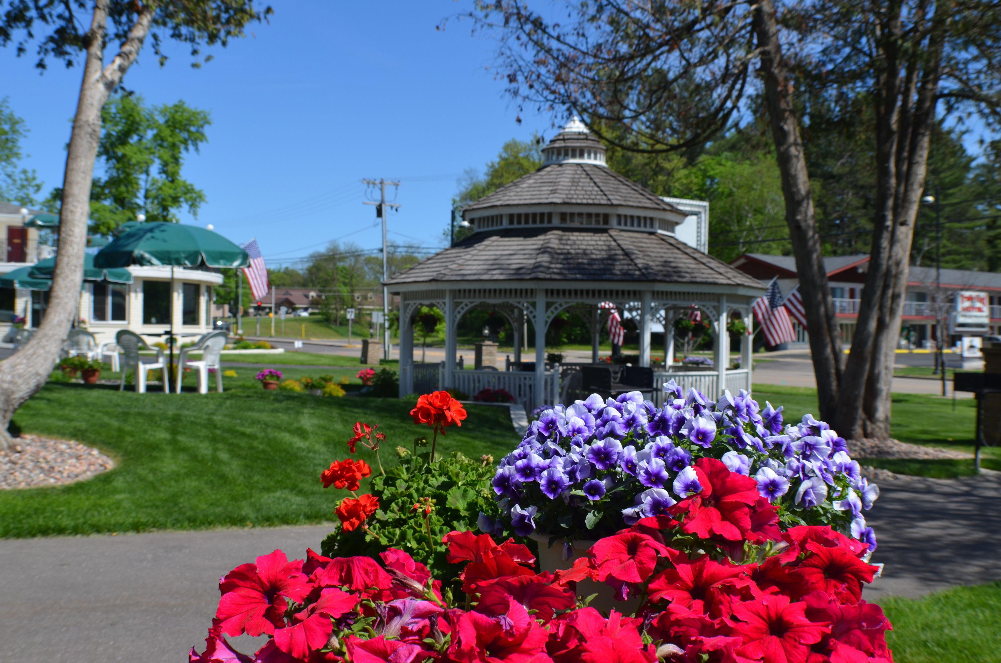 7 Budget Hotels Near Mirror Lake State Park Worth Booking